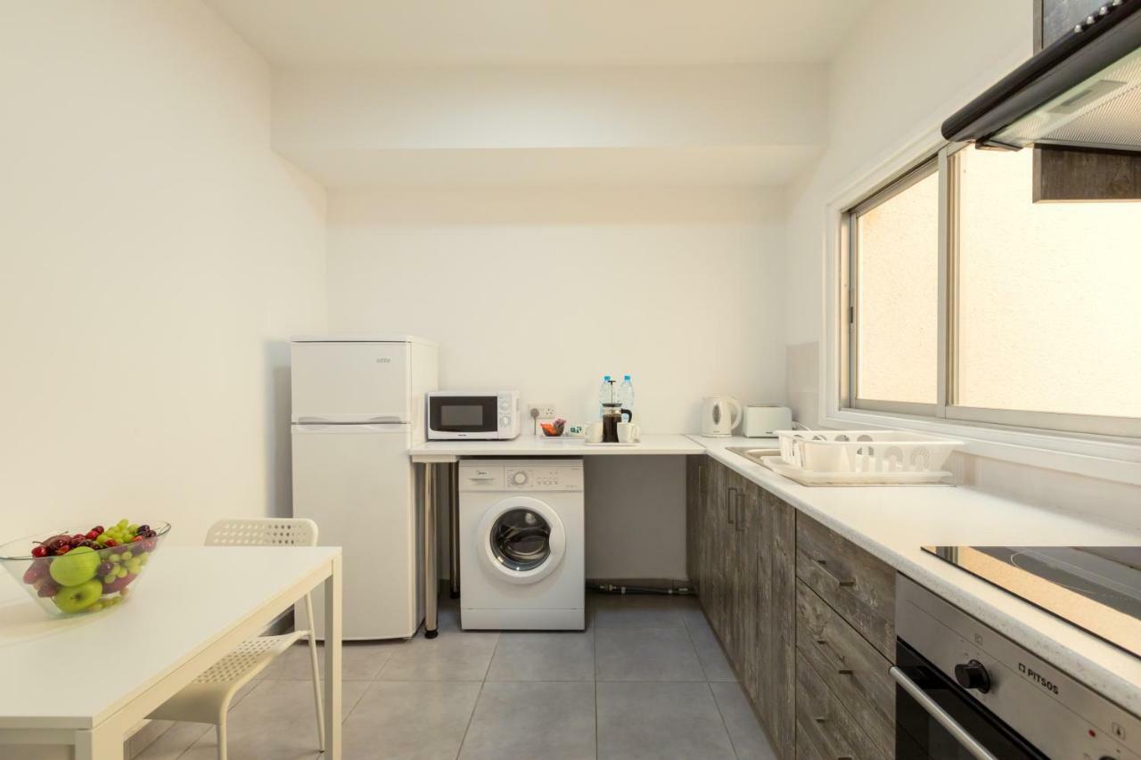 Savvas City Centre Flat Larnaca Buitenkant foto