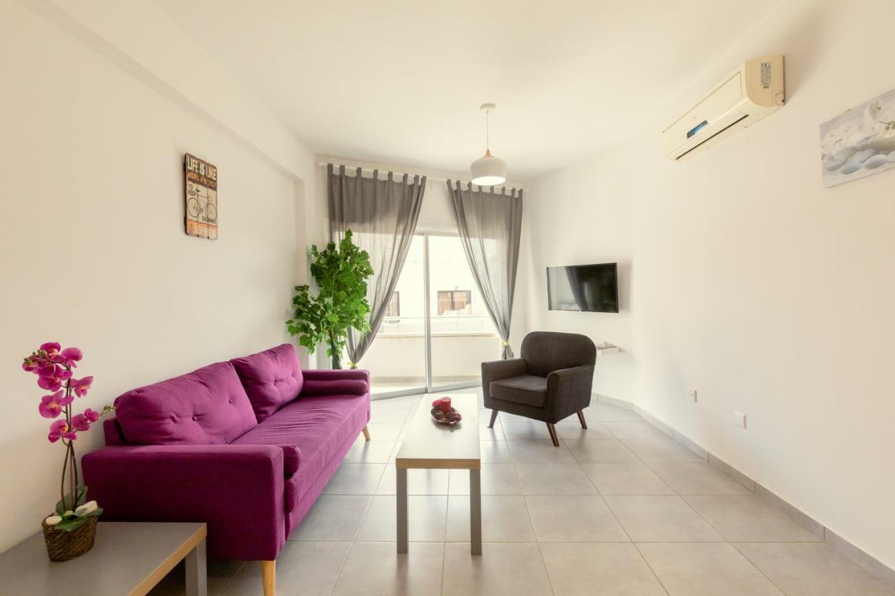 Savvas City Centre Flat Larnaca Buitenkant foto